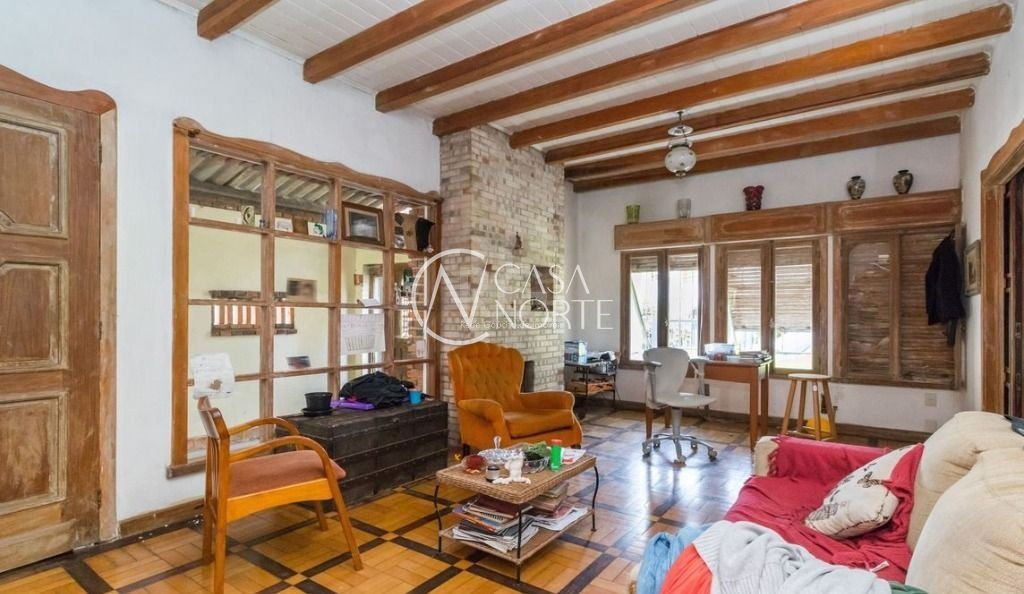 Casa à venda com 3 quartos, 157m², 3 vagas, Rua Domingos José de Almeida no bairro Rio Branco em Porto Alegre