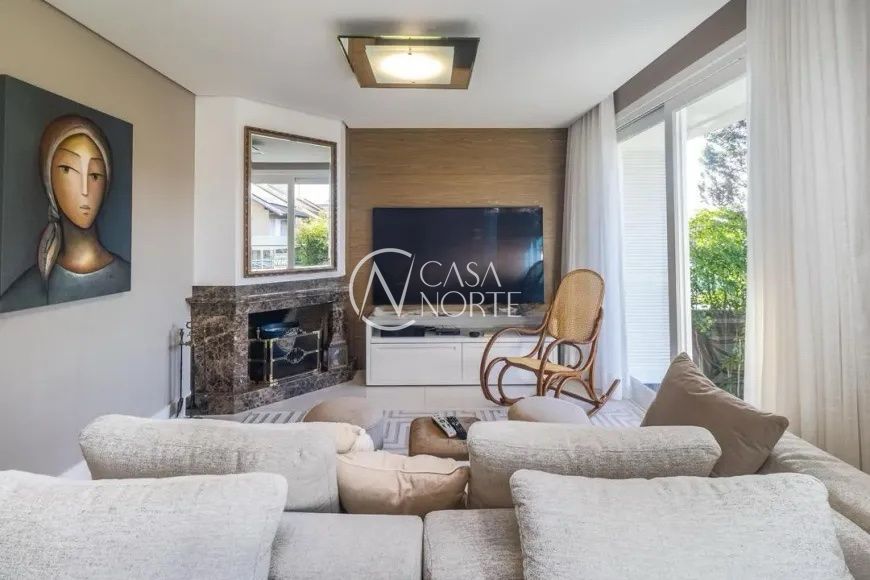 Casa de Condomínio à venda com 3 quartos, 457m², 3 suítes, 5 vagas, Rua Araruama no bairro Vila Jardim em Porto Alegre