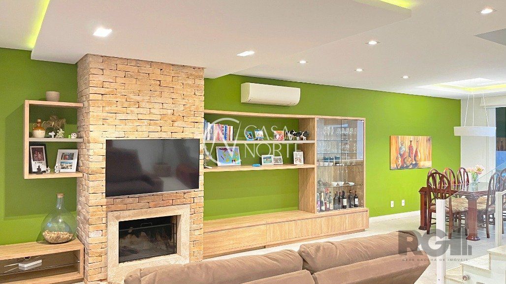 Casa à venda com 3 quartos, 227m², 3 suítes, 2 vagas, Rua Luiz Delfino no bairro Espírito Santo em Porto Alegre