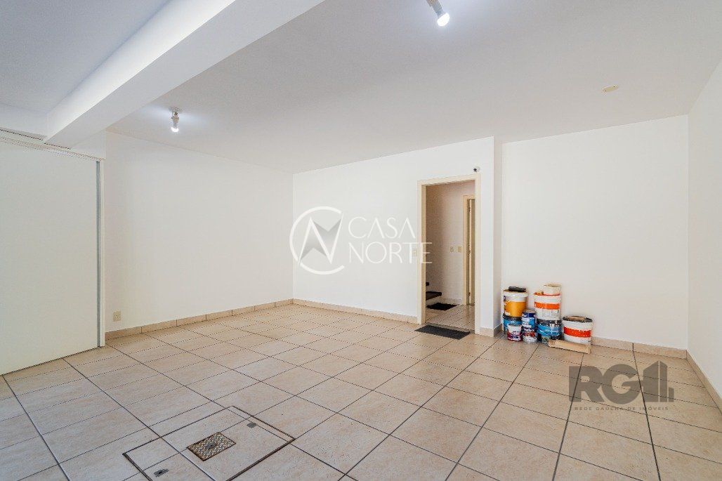 Casa de Condomínio à venda com 3 quartos, 245m², 1 suíte, 2 vagas, Avenida Coronel Marcos no bairro Pedra Redonda em Porto Alegre