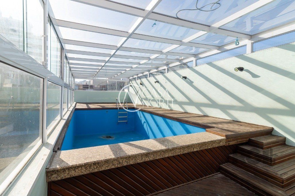 Casa à venda com 4 quartos, 444m², 2 suítes, 2 vagas, Rua João Abbott no bairro Petrópolis em Porto Alegre