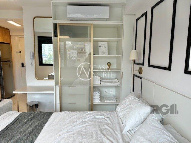 Apartamento à venda com 1 quarto, 28m², 1 vaga, Tenente Coronel Fabricio Pillar no bairro Mont Serrat em Porto Alegre