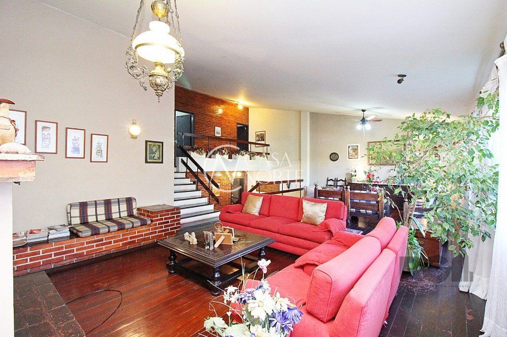 Casa à venda com 3 quartos, 252m², 1 suíte, 2 vagas, Rua Senador Annibal di Primio Beck no bairro Boa Vista em Porto Alegre