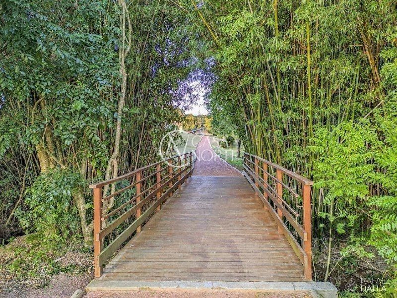 Terreno à venda  com 742m², Estrada das Três Meninas no bairro Vila Nova em Porto Alegre