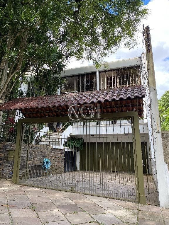 Casa à venda com 3 quartos, 597m², 1 suíte, 5 vagas, Avenida Icaraí no bairro Cristal em Porto Alegre
