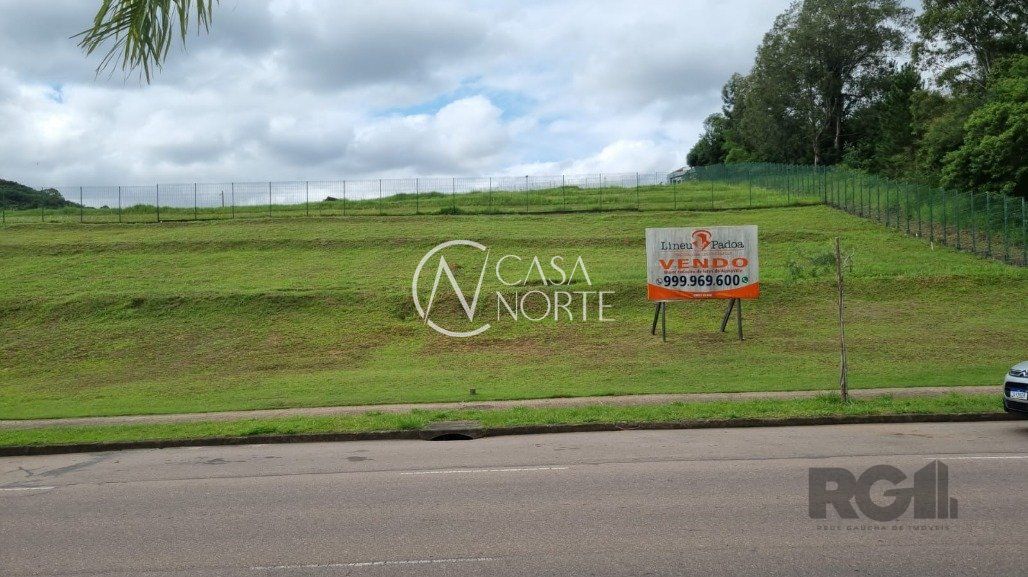 Terreno à venda  com 742m², Estrada das Três Meninas no bairro Vila Nova em Porto Alegre
