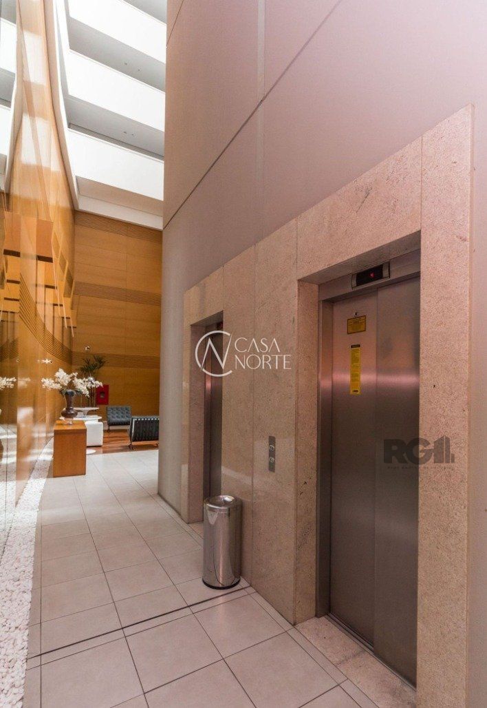 Apartamento à venda com 1 quarto, 57m², 1 vaga, Rua Valdir Antônio Lopes no bairro Três Figueiras em Porto Alegre