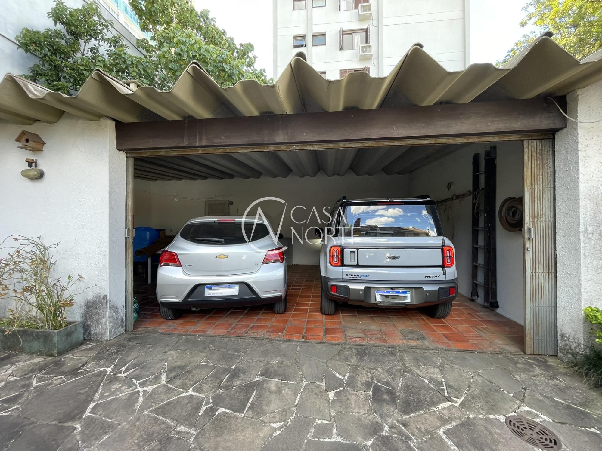 Casa à venda com 3 quartos, 281m², 1 suíte, 5 vagas, Rua Alcides Gonzaga no bairro Boa Vista em Porto Alegre