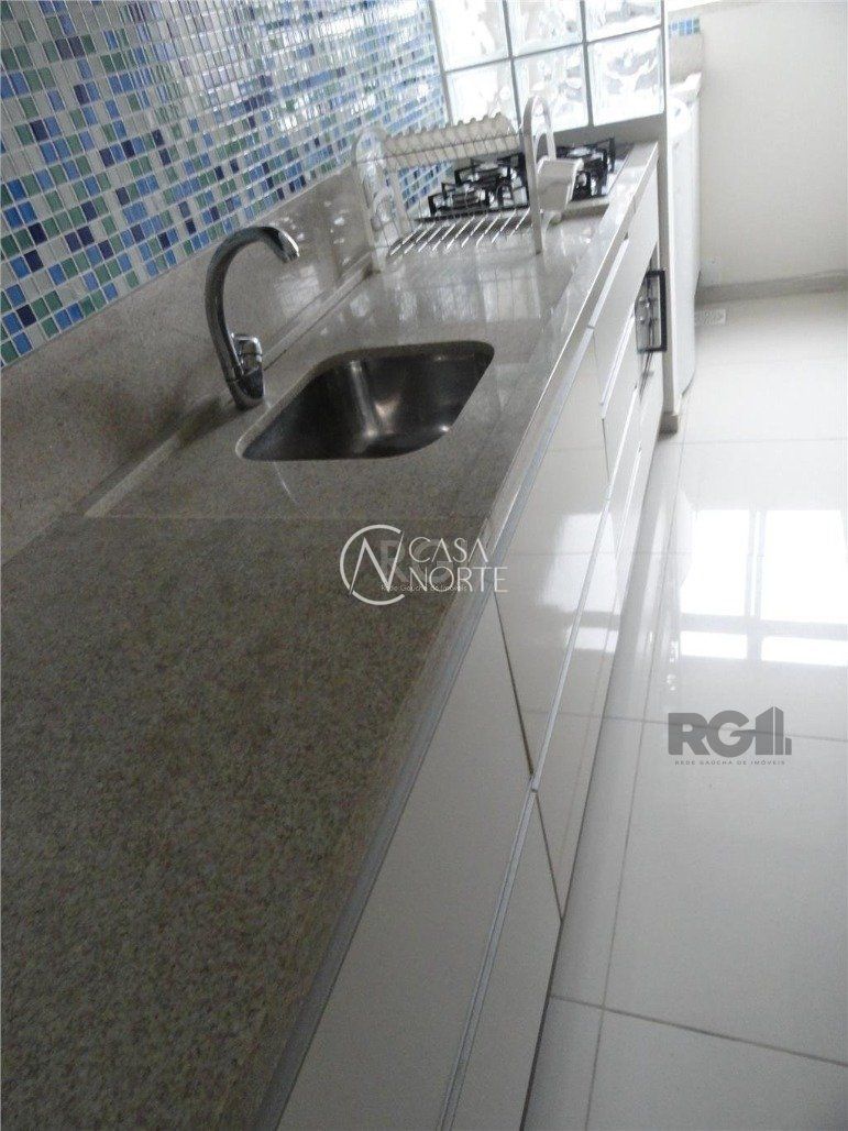 Apartamento à venda com 1 quarto, 40m², 1 vaga, Rua Carazinho no bairro Petrópolis em Porto Alegre