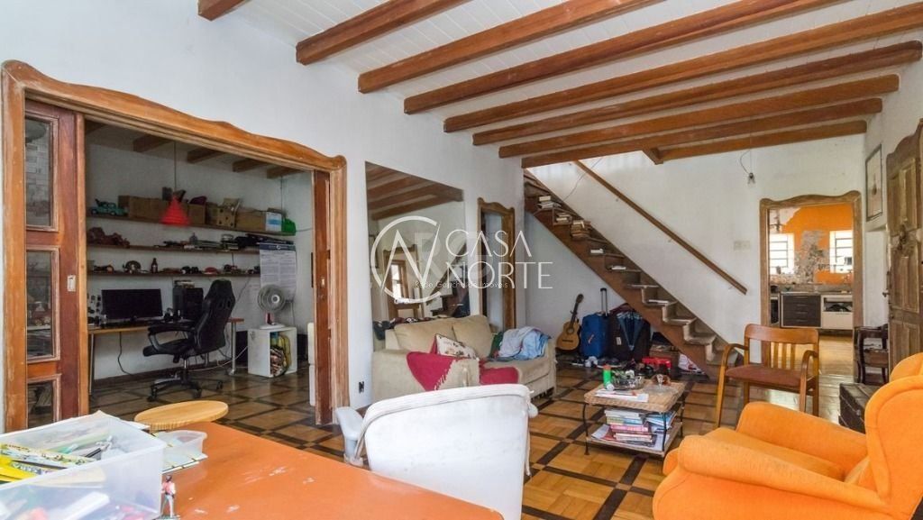 Casa à venda com 3 quartos, 157m², 3 vagas, Rua Domingos José de Almeida no bairro Rio Branco em Porto Alegre