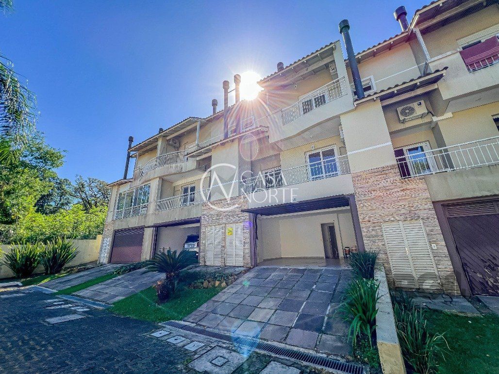 Casa de Condomínio à venda com 3 quartos, 245m², 1 suíte, 2 vagas, Avenida Coronel Marcos no bairro Pedra Redonda em Porto Alegre