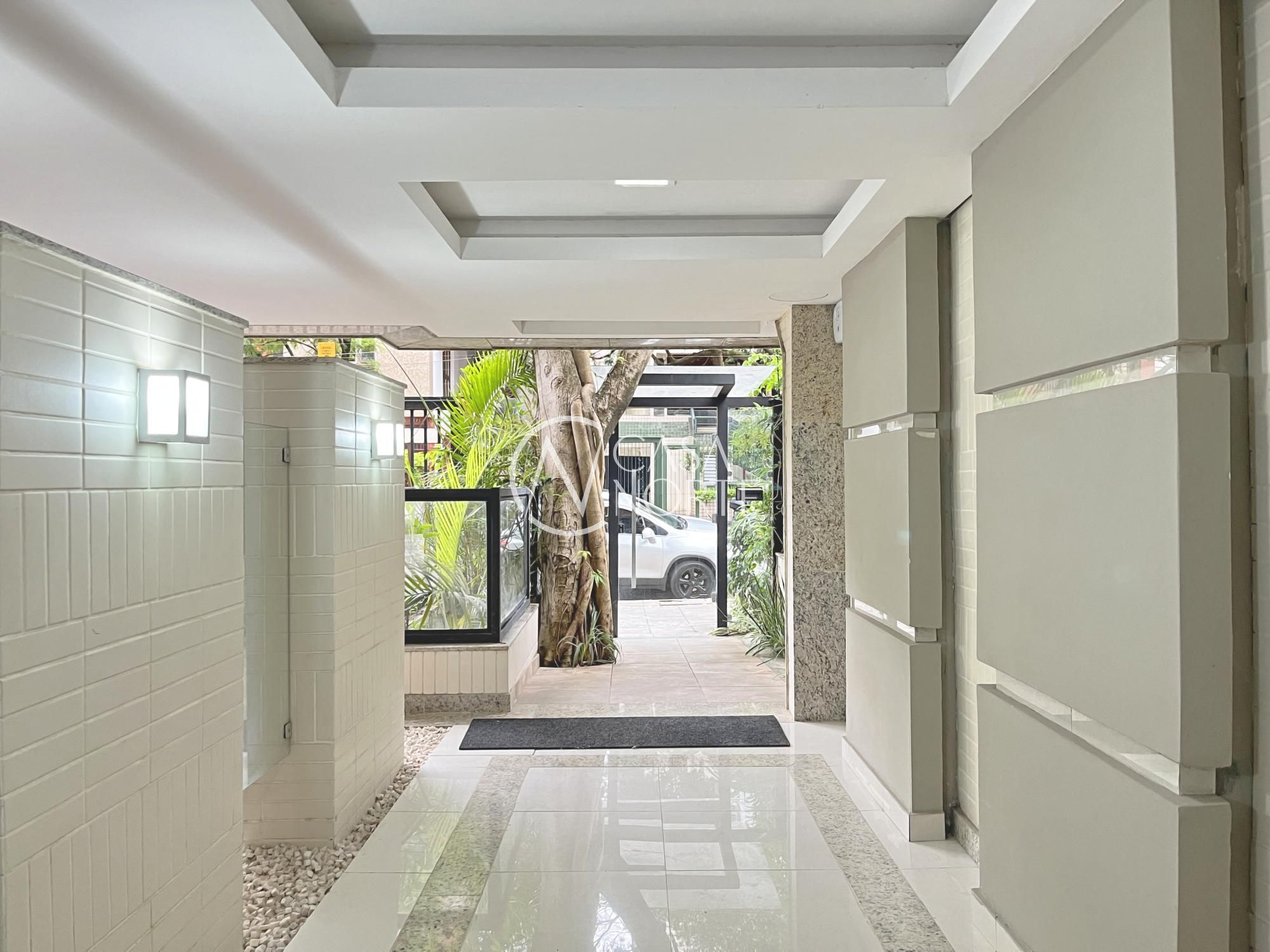 Apartamento Garden à venda com 3 quartos, 124m², 1 suíte, 2 vagas, Avenida Itajaí no bairro Petrópolis em Porto Alegre