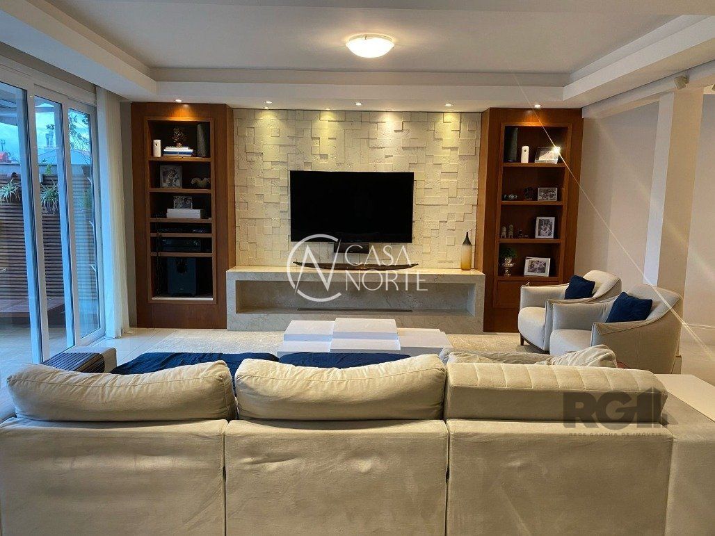 Casa à venda com 4 quartos, 453m², 3 suítes, 4 vagas, Rua Doutor Barbosa Gonçalves no bairro Chácara das Pedras em Porto Alegre