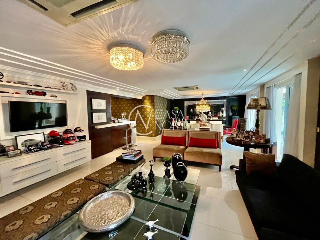 Casa de Condomínio à venda com 4 quartos, 446m², 4 suítes, 3 vagas, Rua Attílio Bilibio no bairro Jardim Carvalho em Porto Alegre