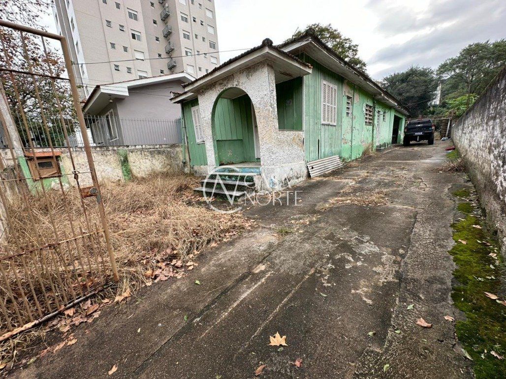 Terreno à venda  com 495m², Rua São Marcos no bairro Bom Jesus em Porto Alegre