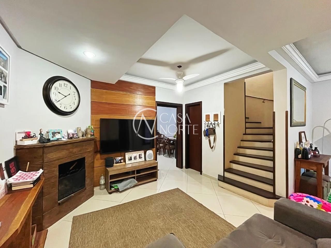 Casa à venda com 3 quartos, 152m², 1 suíte, 4 vagas, Rua Doutor Barcelos no bairro Tristeza em Porto Alegre
