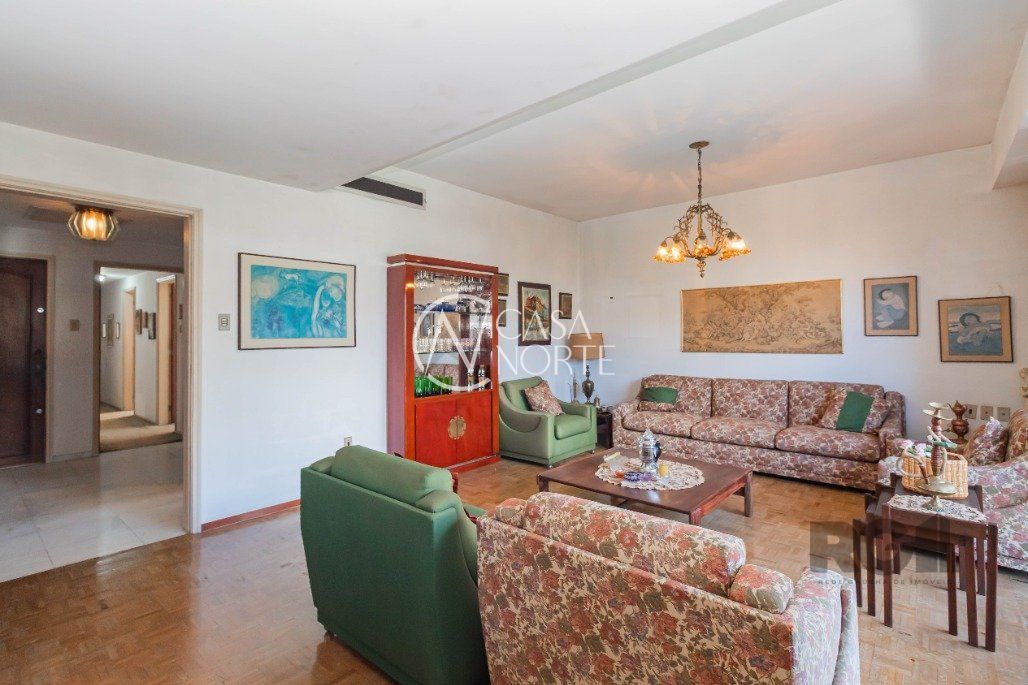 Apartamento à venda com 3 quartos, 193m², 1 suíte, 2 vagas, Rua São Vicente no bairro Rio Branco em Porto Alegre