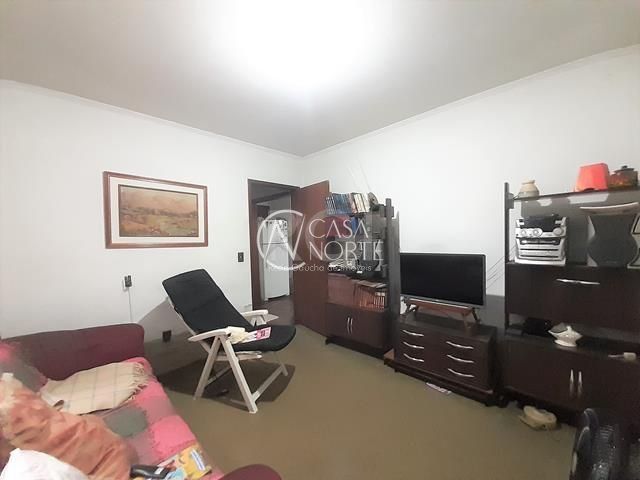 Casa à venda com 4 quartos, 195m², 2 suítes, 4 vagas, Rua Itapeva no bairro Passo da Areia em Porto Alegre