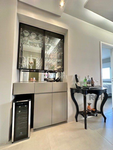 Apartamento à venda com 1 quarto, 51m², 1 suíte, 1 vaga, Rua Gutemberg no bairro Petrópolis em Porto Alegre