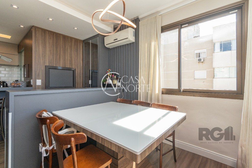 Apartamento à venda com 3 quartos, 82m², 1 suíte, 2 vagas, Rua Professor Freitas Cabral no bairro Jardim Botânico em Porto Alegre