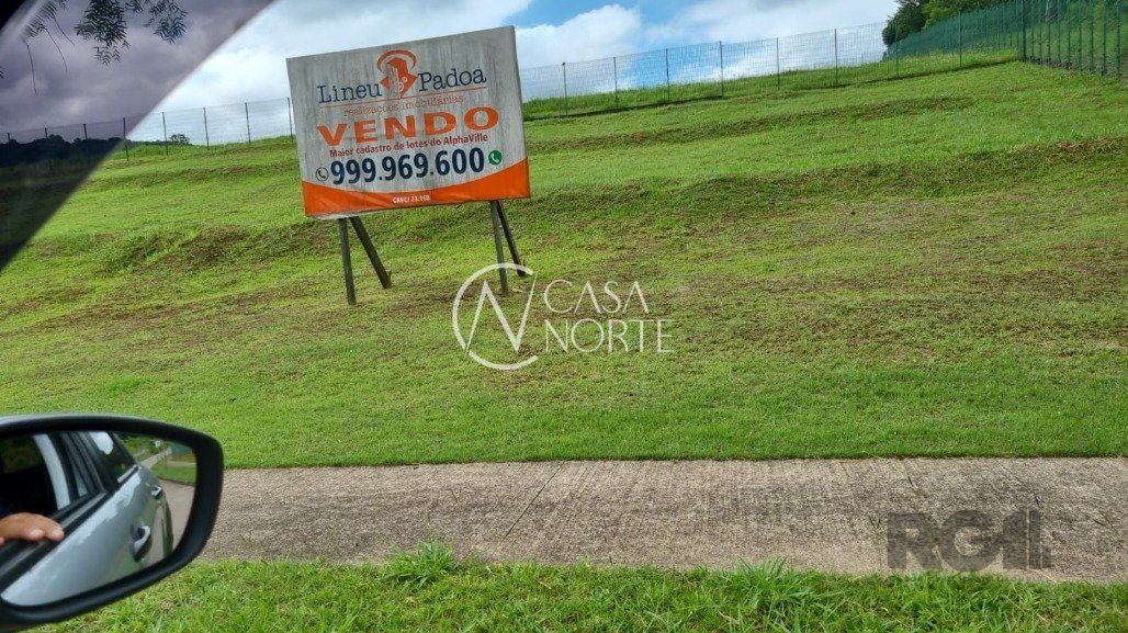 Terreno à venda  com 742m², Estrada das Três Meninas no bairro Vila Nova em Porto Alegre