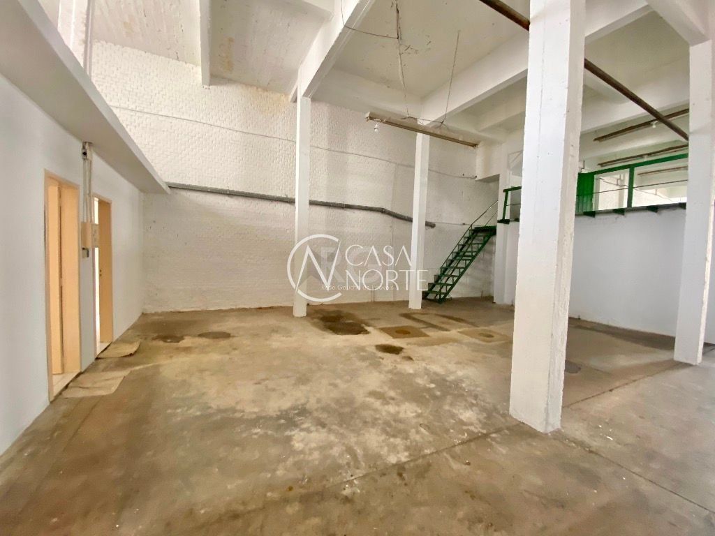 Pavilhão à venda , 437m², 4 vagas, Rua Ernesto da Fontoura no bairro São Geraldo em Porto Alegre