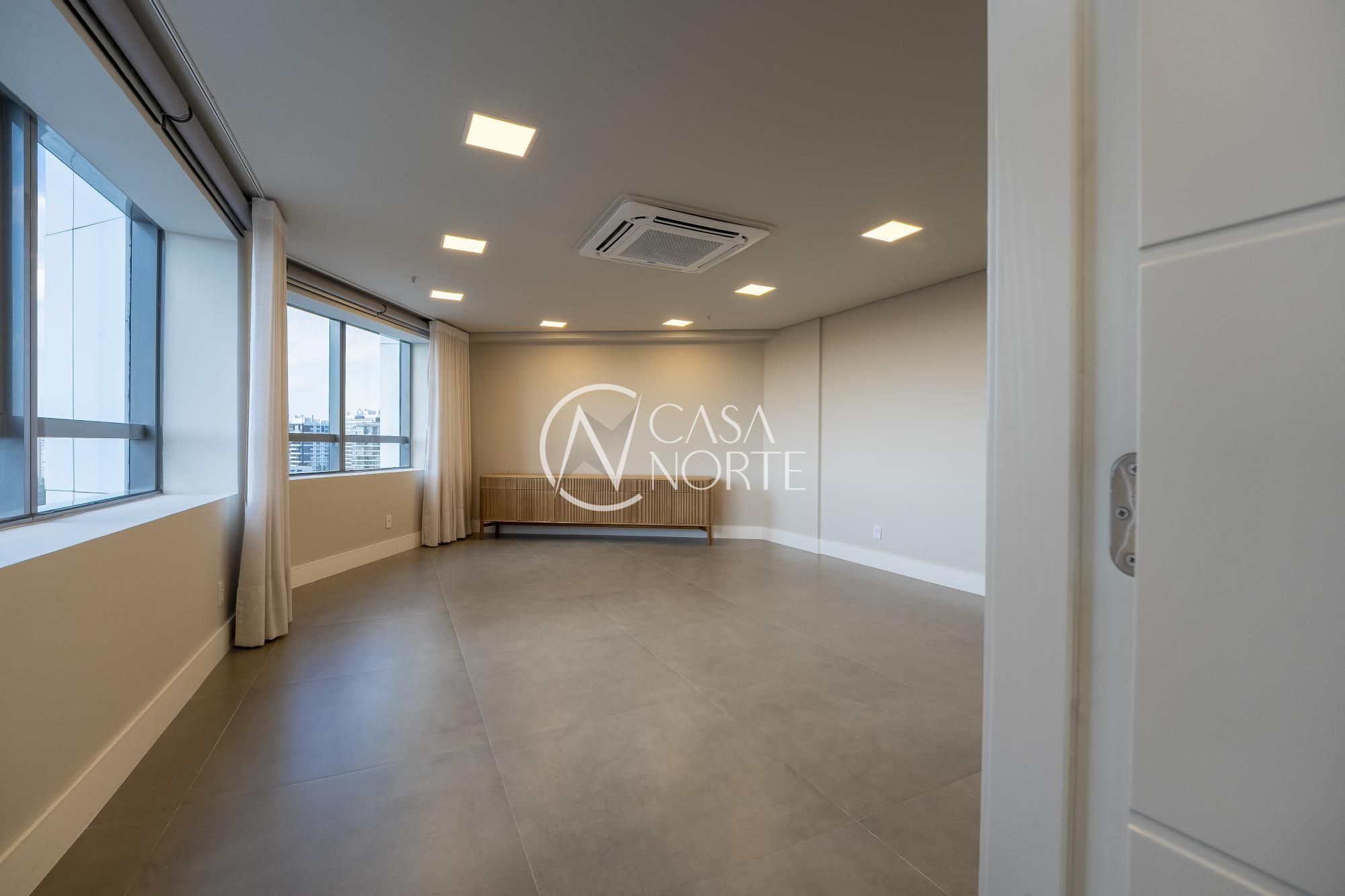 Sala Comercial à venda com 1 quarto, 43m², 1 vaga, Avenida Doutor Nilo Peçanha no bairro Chácara das Pedras em Porto Alegre