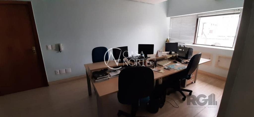 Sala Comercial à venda , 37m², Avenida Cristóvão Colombo no bairro Floresta em Porto Alegre