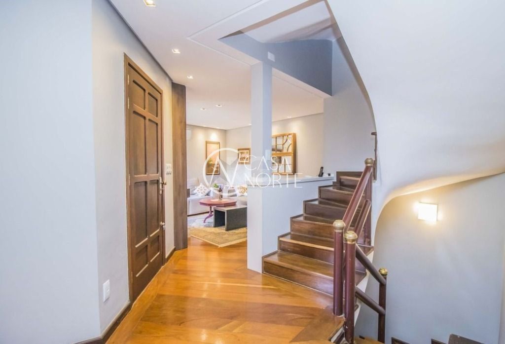 Casa à venda com 4 quartos, 199m², 1 suíte, 2 vagas, Avenida Alvarenga no bairro Boa Vista em Porto Alegre