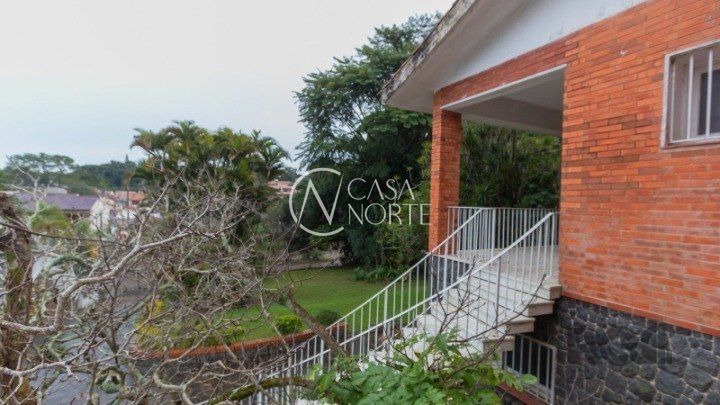 Casa à venda com 4 quartos, 611m², 2 suítes, 4 vagas, Avenida Pereira Passos no bairro Vila Assunção em Porto Alegre