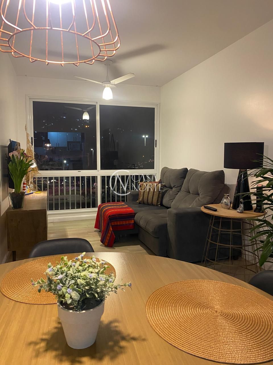 Apartamento à venda com 3 quartos, 70m², 1 suíte, 1 vaga, Rua Padre Todesco no bairro Partenon em Porto Alegre