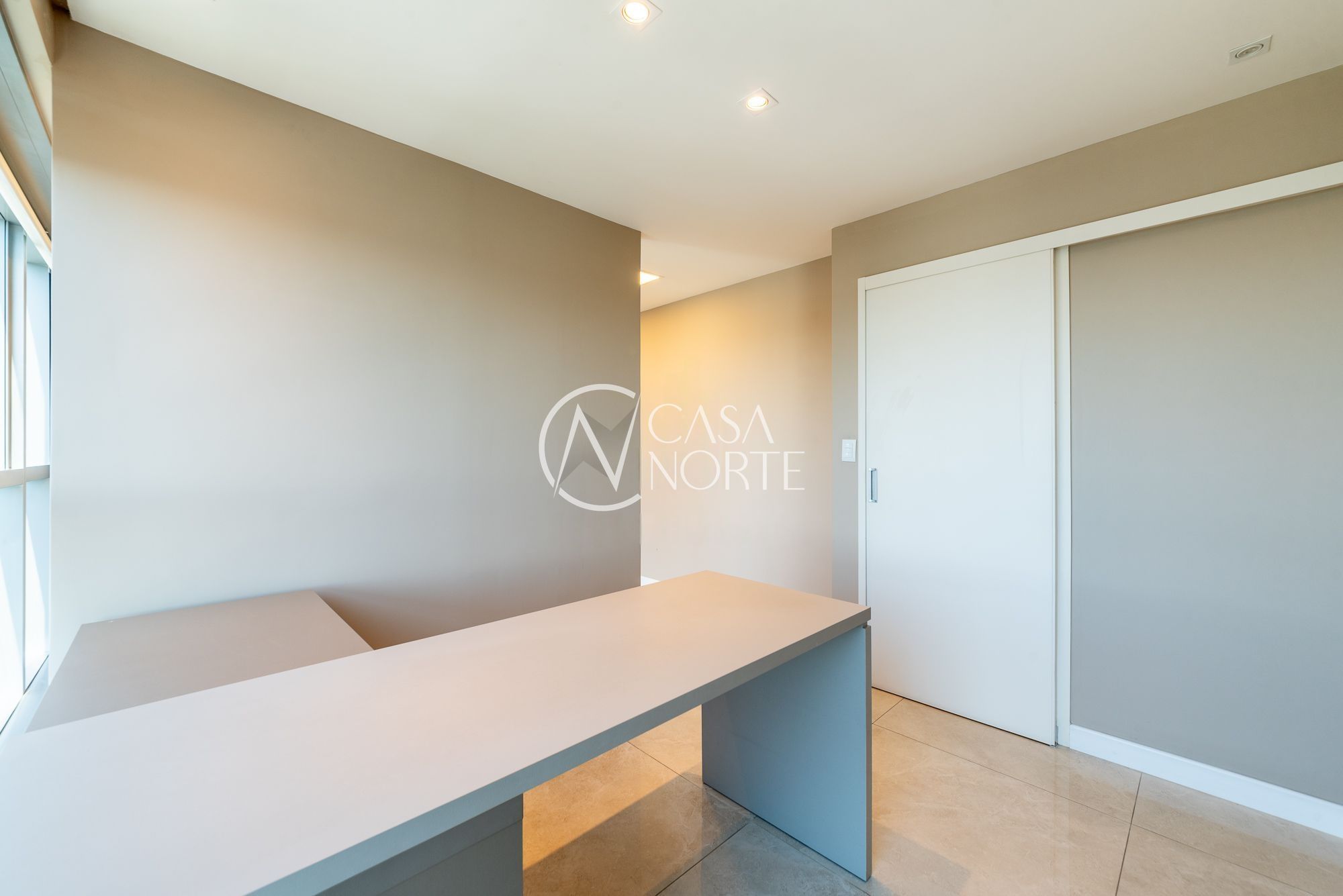 Sala Comercial à venda com 1 quarto, 35m², 1 vaga, Rua Vinte e Quatro de Outubro no bairro Auxiliadora em Porto Alegre