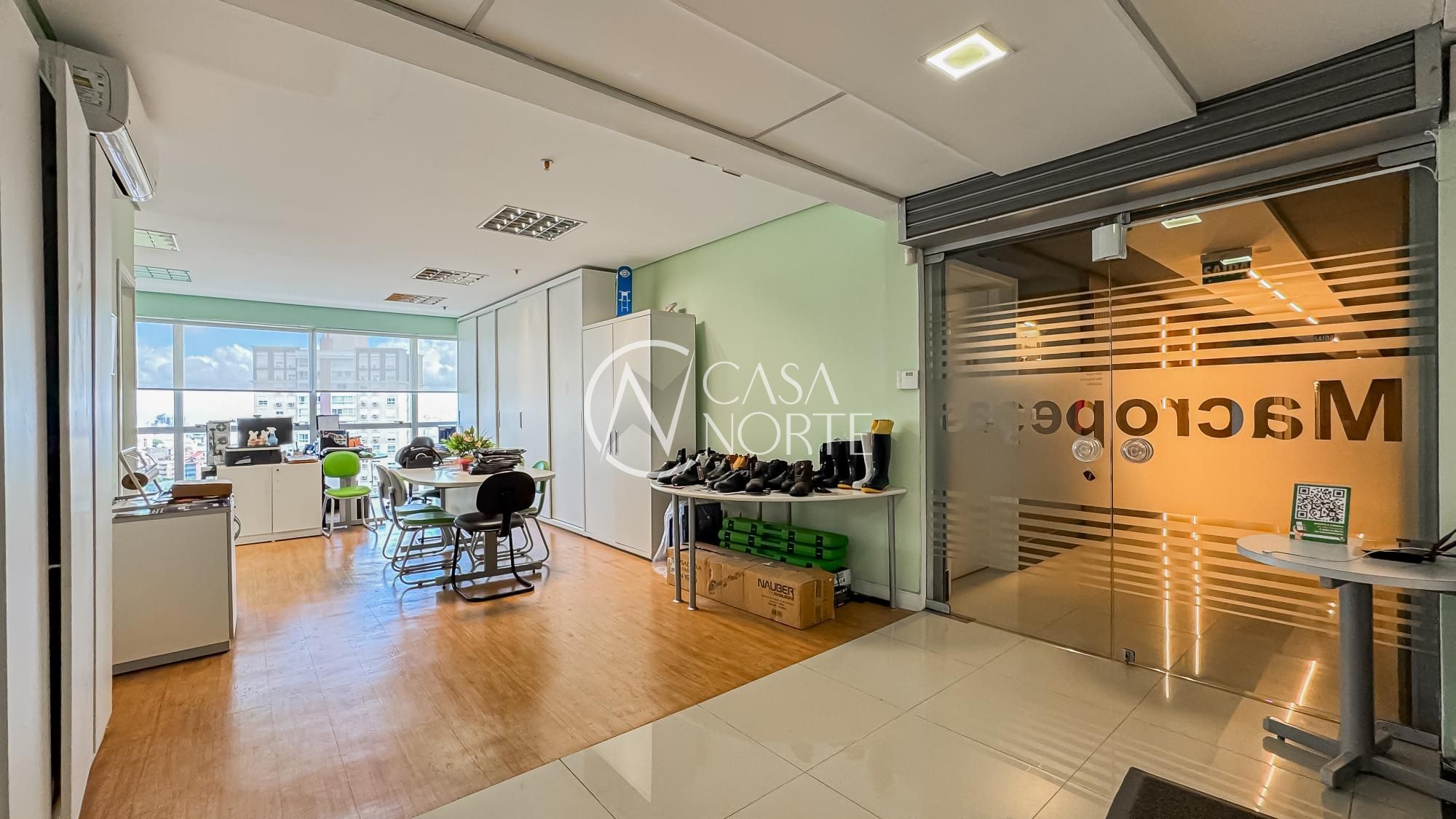 Sala Comercial à venda com 4 quartos, 161m², 4 vagas, Rua Gutemberg no bairro Petrópolis em Porto Alegre
