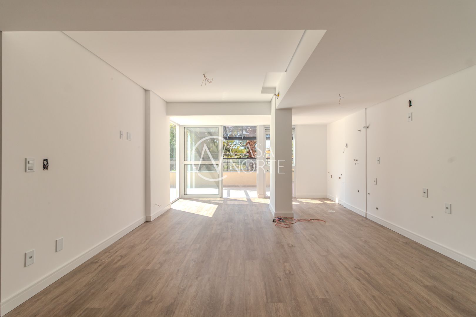 Apartamento Garden à venda com 2 quartos, 121m², 1 suíte, 1 vaga, Roque Calage no bairro Passo da Areia em Porto Alegre