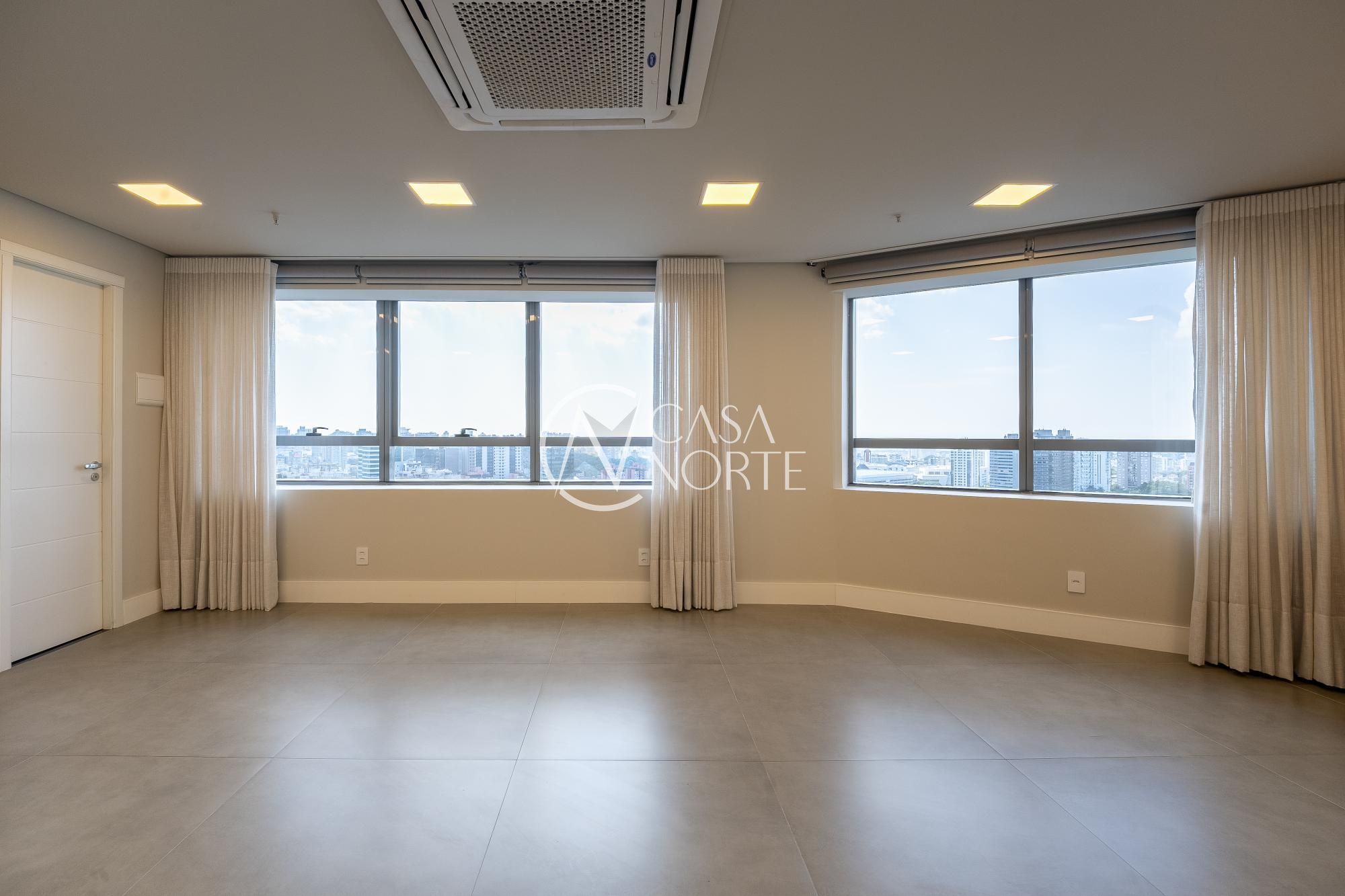 Sala Comercial à venda com 1 quarto, 43m², 1 vaga, Avenida Doutor Nilo Peçanha no bairro Chácara das Pedras em Porto Alegre