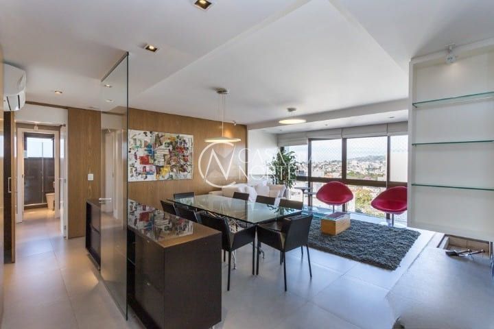 Apartamento à venda com 3 quartos, 121m², 1 suíte, 3 vagas, Rua João Caetano no bairro Três Figueiras em Porto Alegre