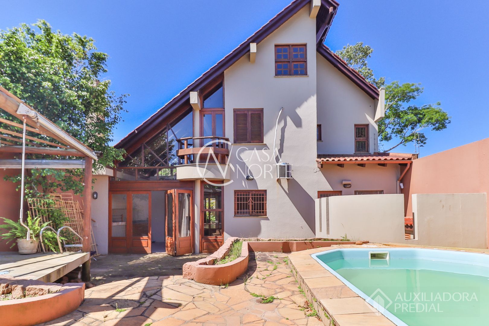 Casa à venda com 5 quartos, 280m², 1 suíte, 3 vagas, Avenida Jacuí no bairro Cristal em Porto Alegre