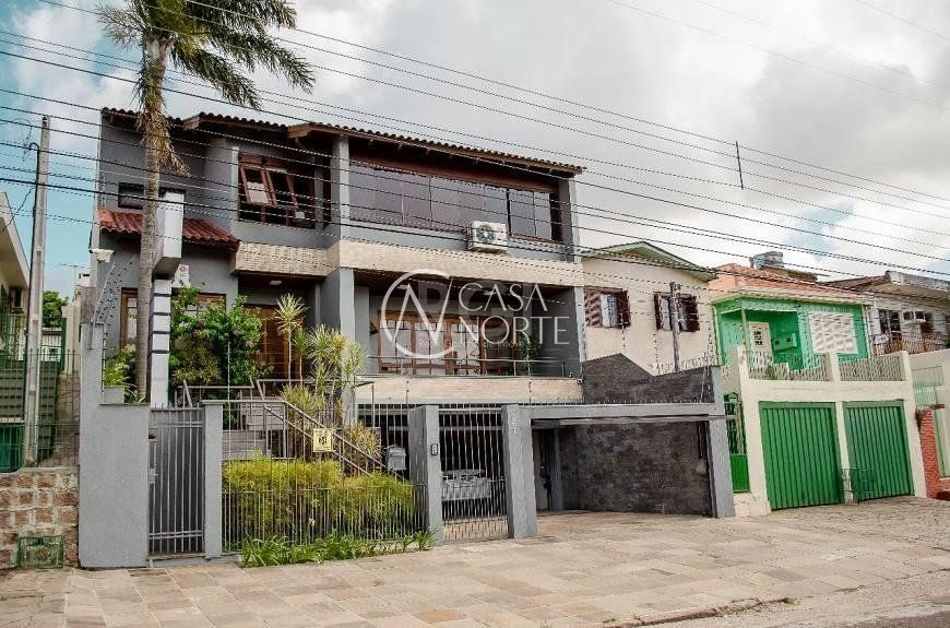 Casa à venda com 5 quartos, 551m², 2 suítes, 2 vagas, Avenida Circular no bairro Vila Jardim em Porto Alegre