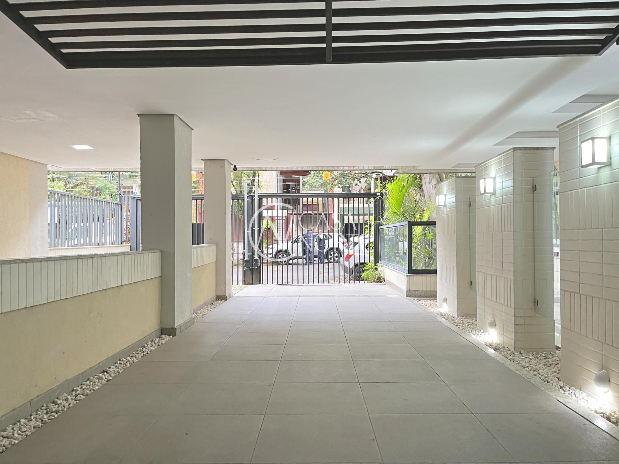 Apartamento Garden à venda com 3 quartos, 124m², 1 suíte, 2 vagas, Avenida Itajaí no bairro Petrópolis em Porto Alegre