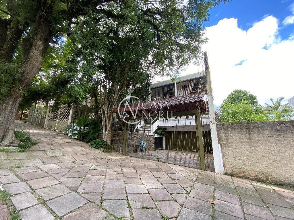 Casa à venda com 3 quartos, 597m², 1 suíte, 5 vagas, Avenida Icaraí no bairro Cristal em Porto Alegre