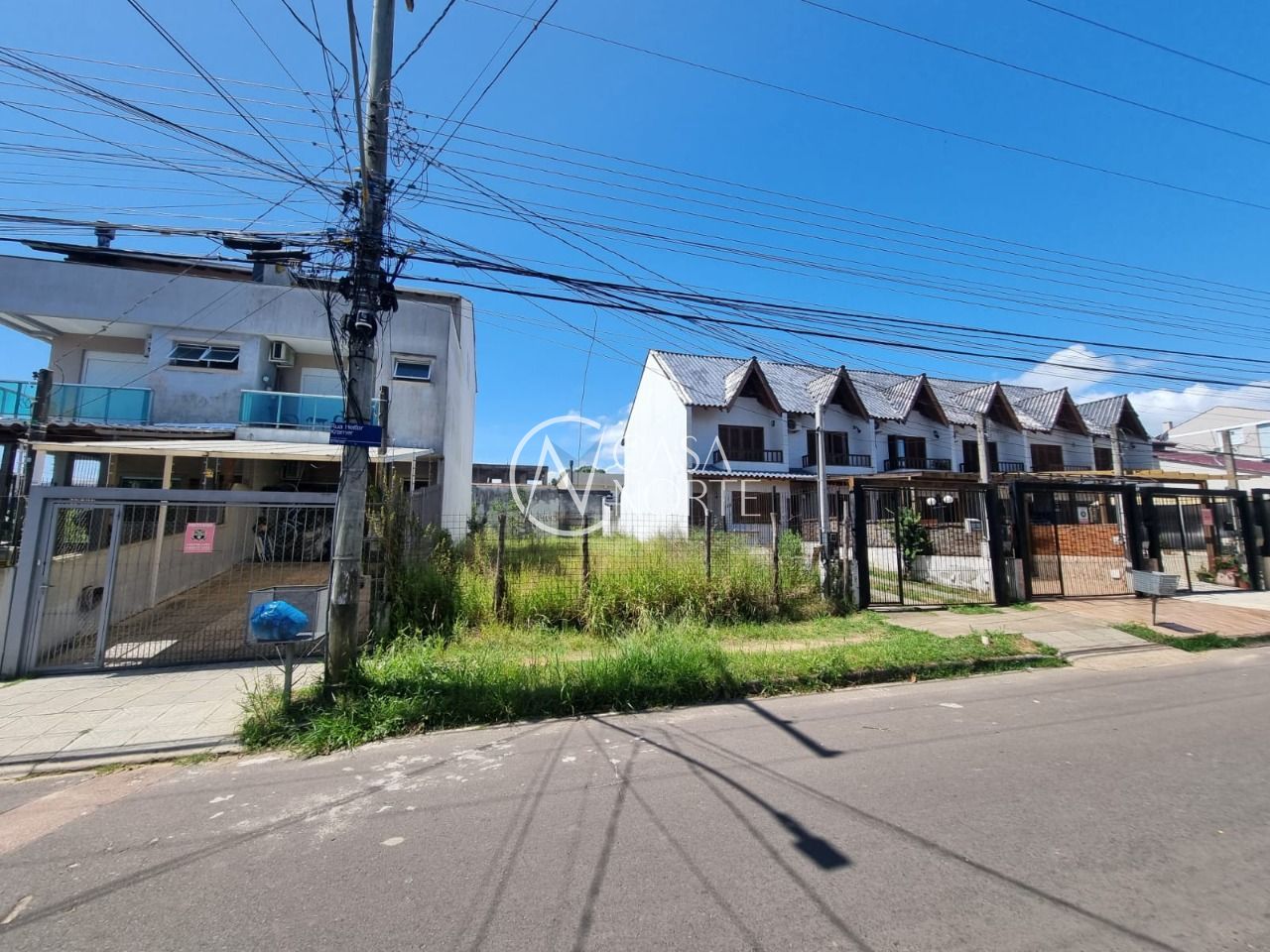 Terreno à venda  com 204m², Rua Heitor Kramer no bairro Guarujá em Porto Alegre