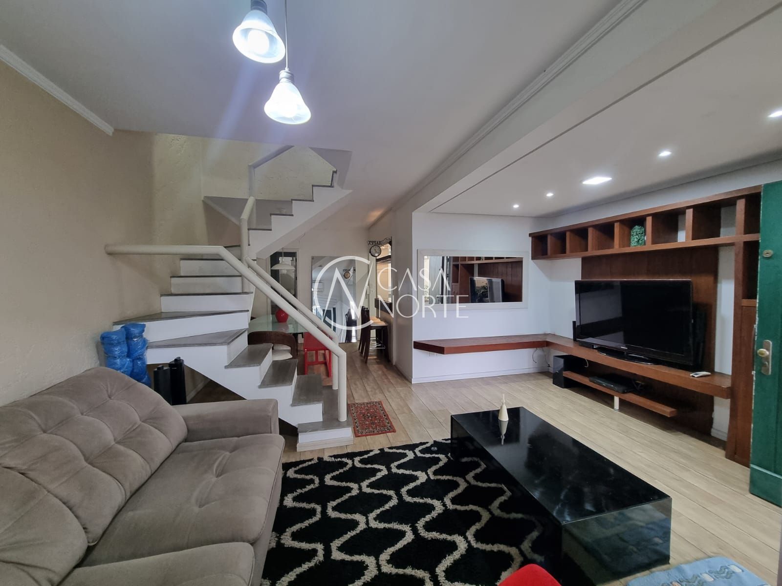 Casa de Condomínio à venda com 3 quartos, 214m², 3 suítes, 2 vagas, Rua Gávea no bairro Ipanema em Porto Alegre