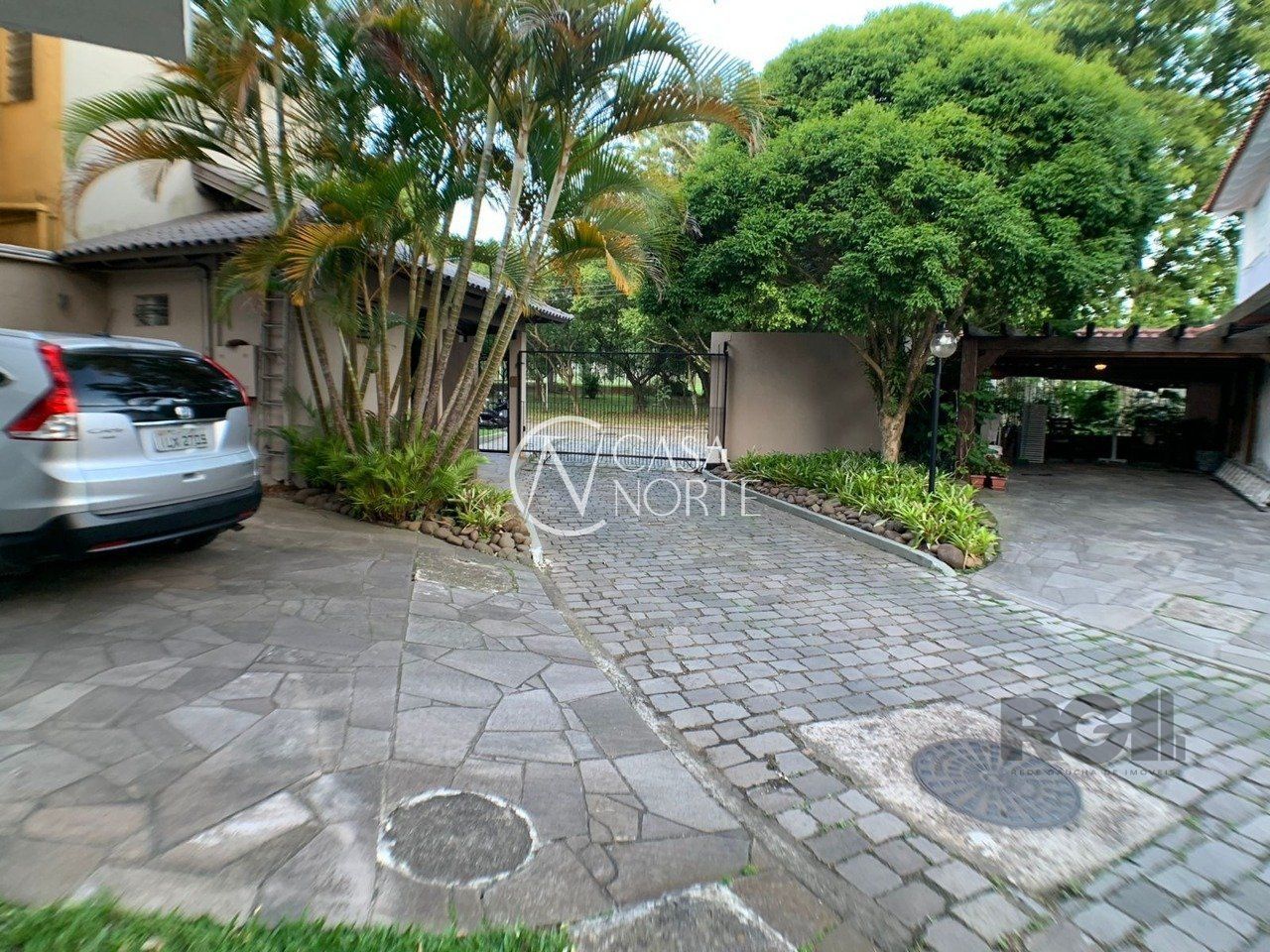 Casa de Condomínio à venda com 3 quartos, 150m², 2 suítes, 2 vagas, Rua Conrado Ferrari no bairro Jardim Isabel em Porto Alegre