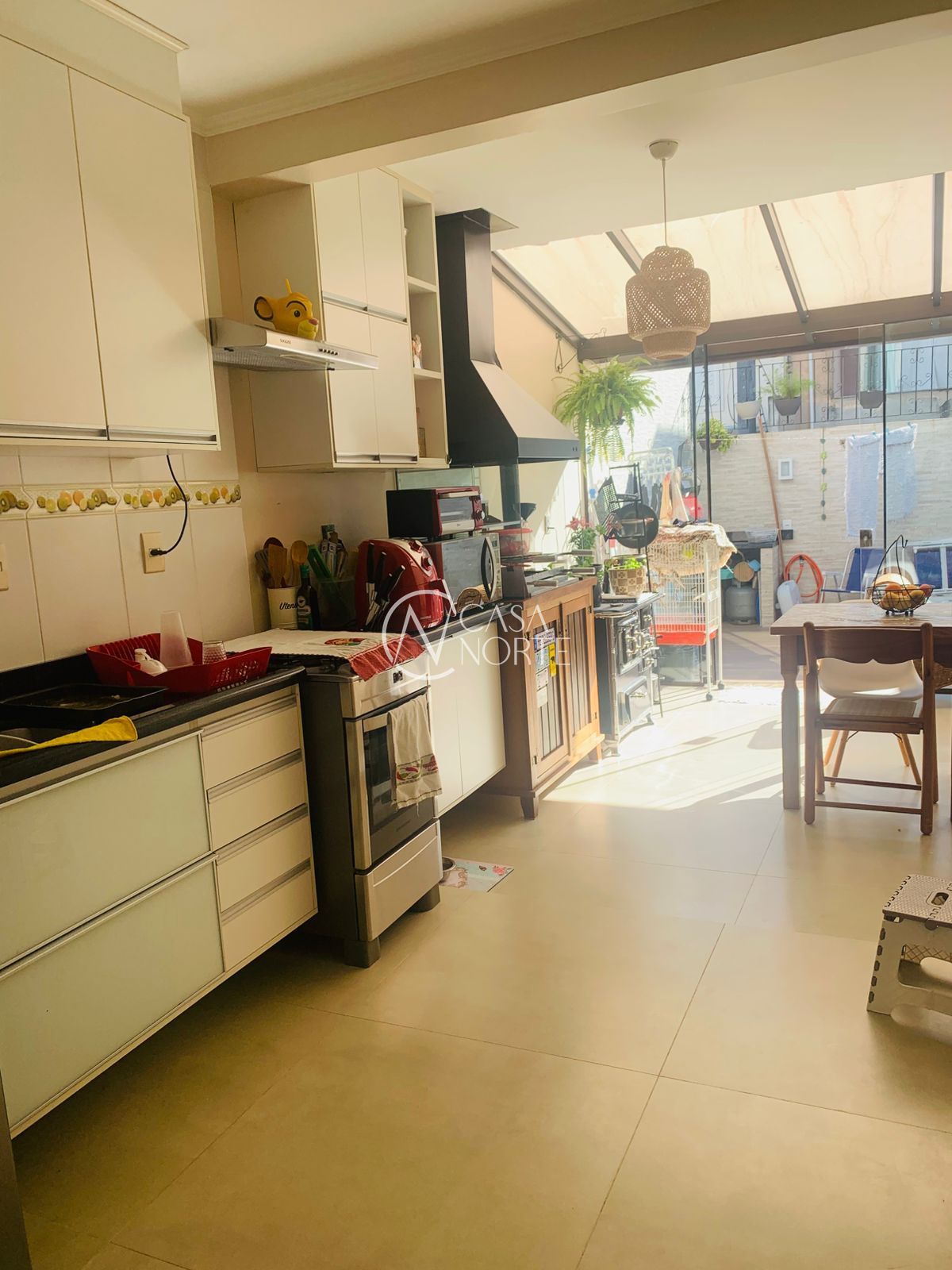 Casa à venda com 2 quartos, 138m², 2 suítes, 2 vagas, Rua Irmão Jaime Biazus no bairro Guarujá em Porto Alegre