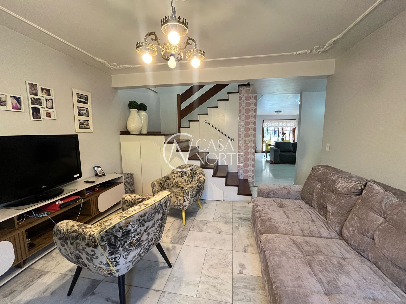 Casa à venda com 4 quartos, 227m², 1 suíte, 3 vagas, Rua Adão Pinheiro da Silva no bairro Ipanema em Porto Alegre