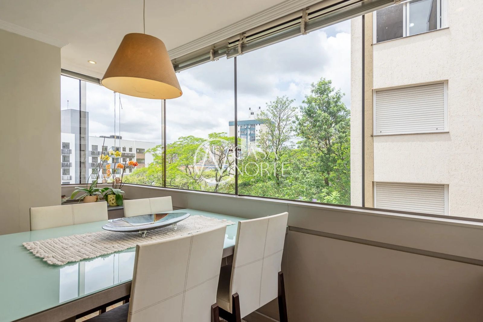 Cobertura à venda com 3 quartos, 168m², 1 suíte, 2 vagas, Rua Roque Calage no bairro Passo da Areia em Porto Alegre