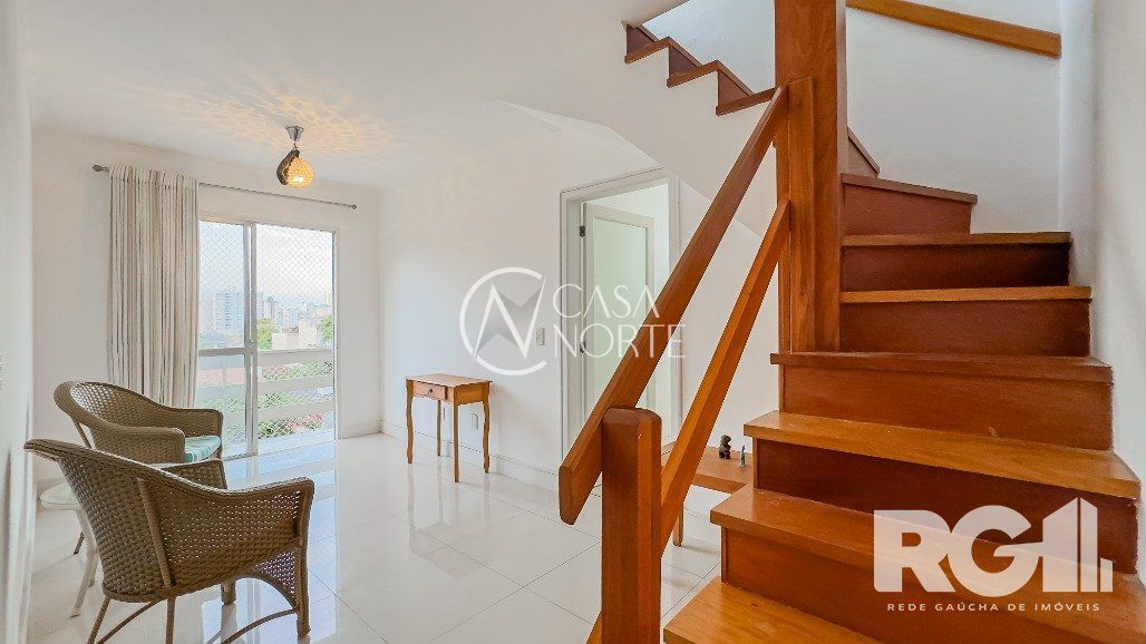 Cobertura à venda com 4 quartos, 152m², 1 suíte, 1 vaga, Avenida João Wallig no bairro Passo da Areia em Porto Alegre