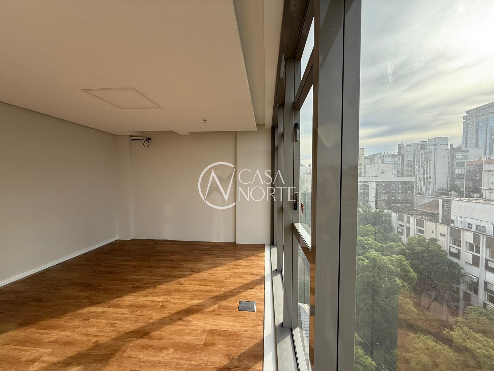 Sala Comercial à venda com 2 quartos, 30m², 1 vaga, Rua Dona Laura no bairro Rio Branco em Porto Alegre