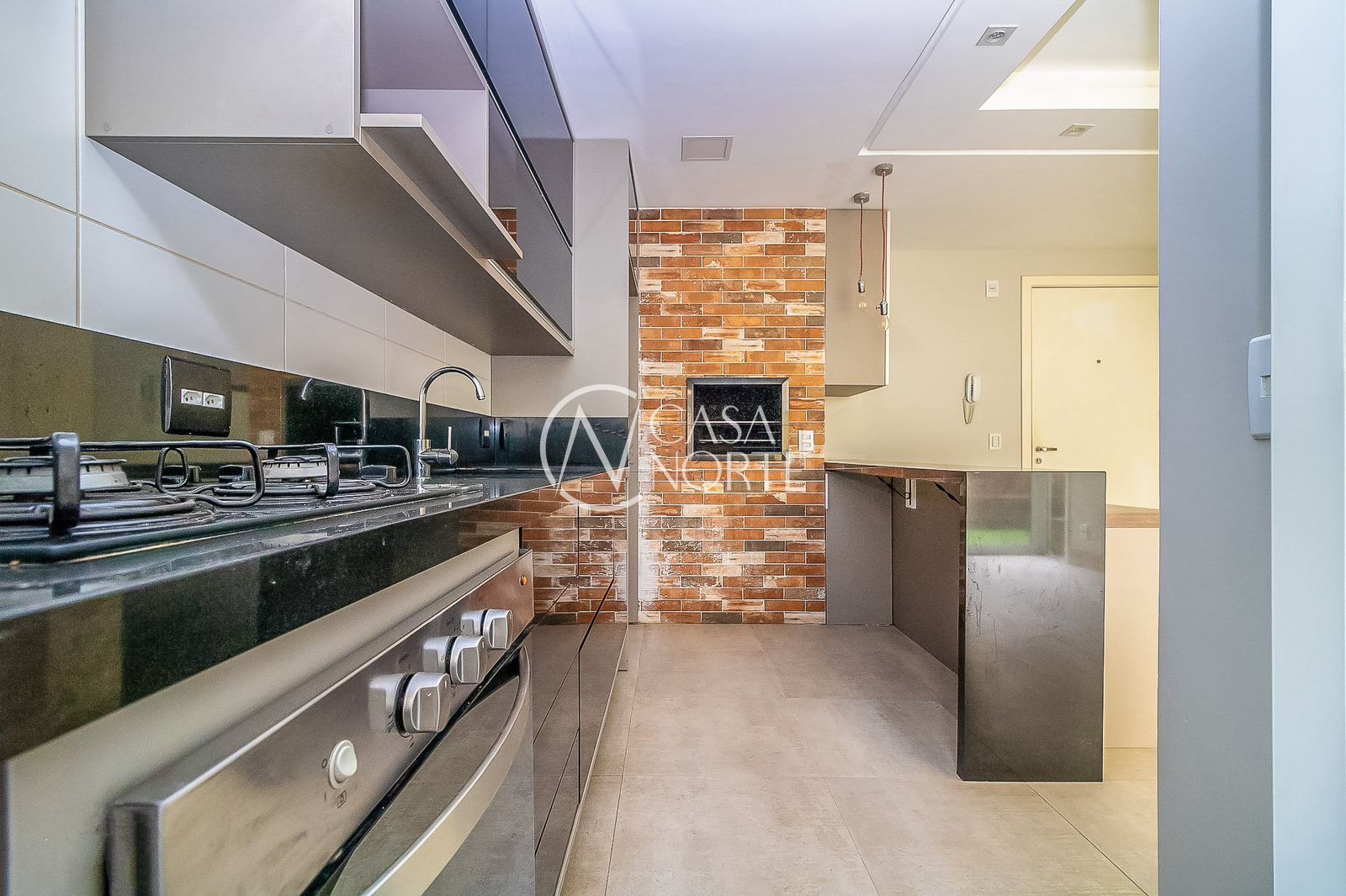 Apartamento Garden à venda com 1 quarto, 68m², 1 suíte, 1 vaga, Avenida Lavras no bairro Petrópolis em Porto Alegre