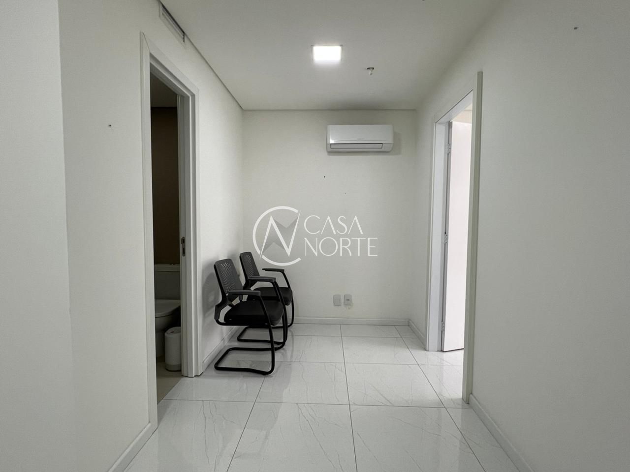 Sala Comercial à venda com 1 quarto, 44m², 1 vaga, Avenida Senador Tarso Dutra no bairro Petrópolis em Porto Alegre